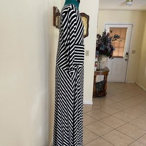Cato Maxi Dress in Black & White